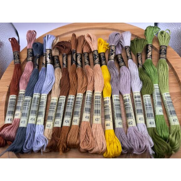 Huge 500 Lot of DMC Embroidery Floss Skeins Cross Stitch Thread NIP #01-3000s*** - Picture 5 of 14